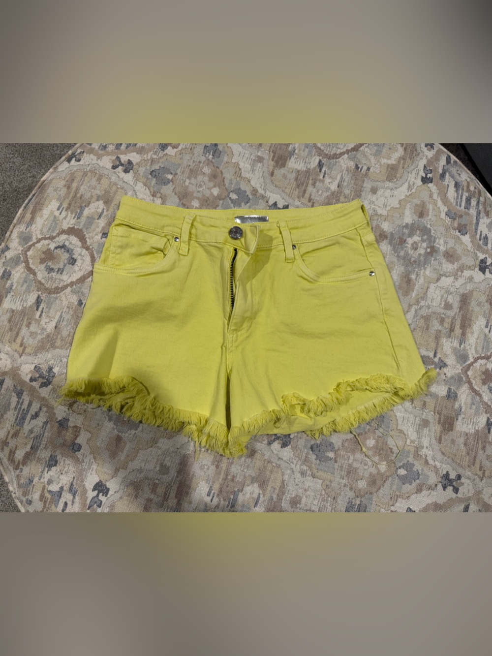 KUT women’s neon yellow cut off shorts size 4
